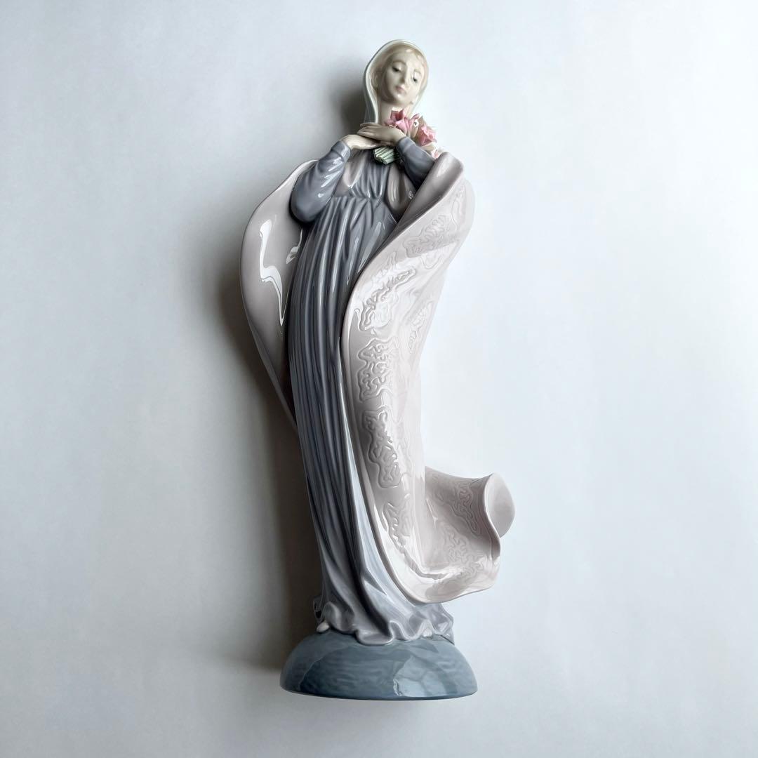 リアドロ　LLADRO 花を持つマリア　置物　陶器人形