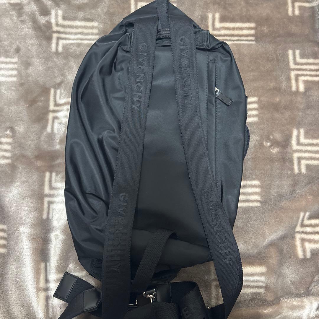 GIVENCHY ブラックナイロンバッグ