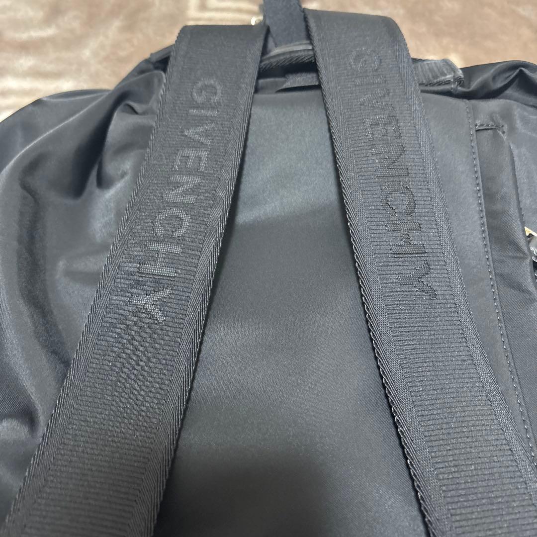 GIVENCHY ブラックナイロンバッグ