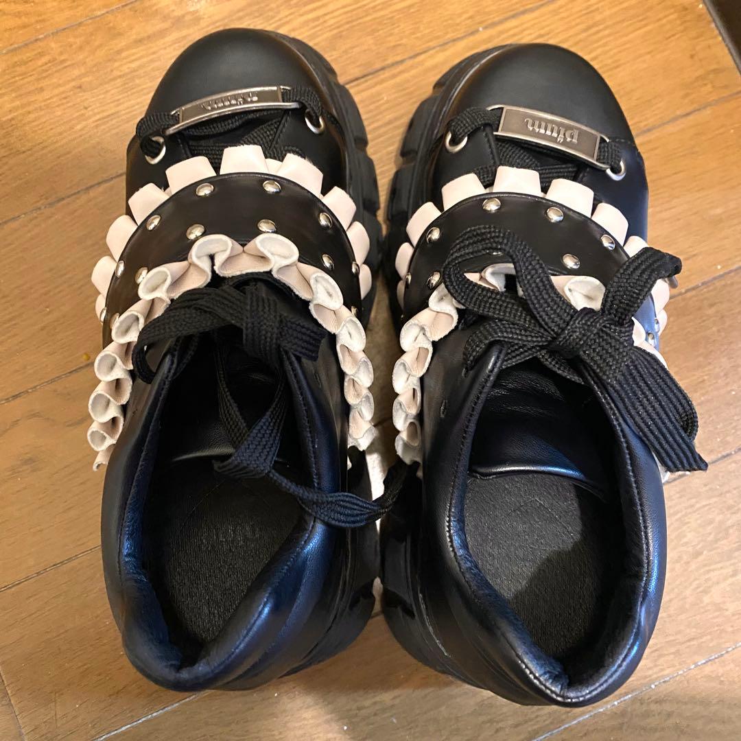 Pium フリルベルトボリュームスニーカー ピンク×ブラック Sサイズ