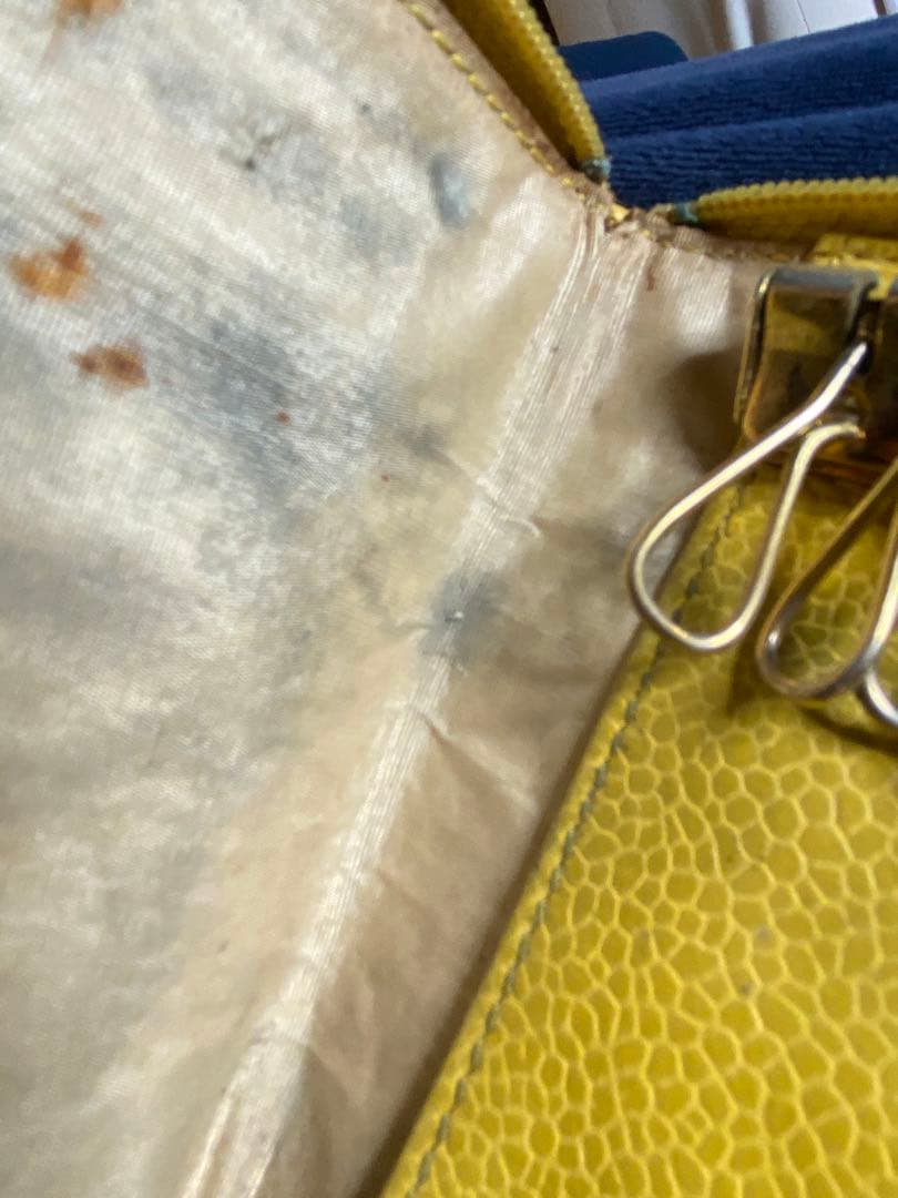 CHANEL イエロー レザー キーケース 使用感サビかなりあり難アリ箱無し