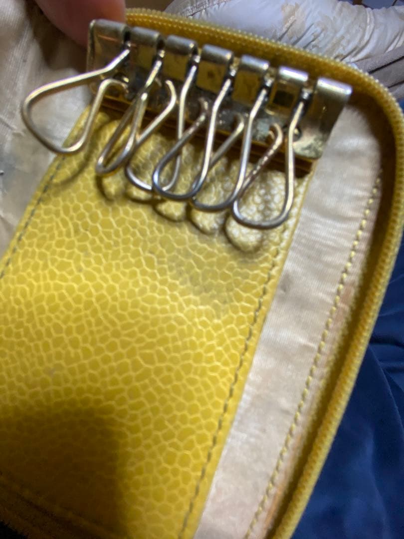CHANEL イエロー レザー キーケース 使用感サビかなりあり難アリ箱無し