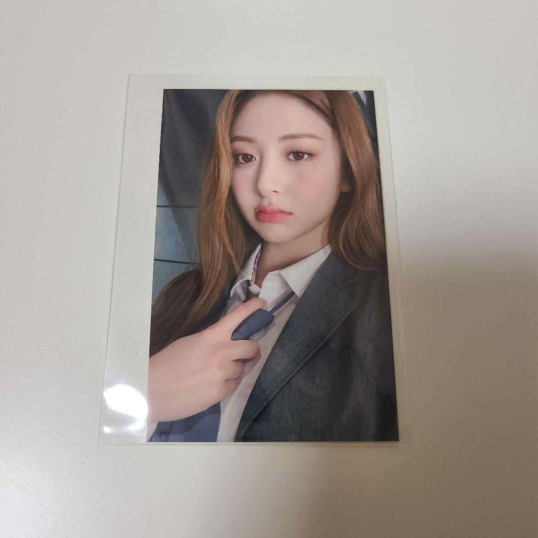 ルセラフィム LESSERAFIM ラキドロ トレカ ユンジン