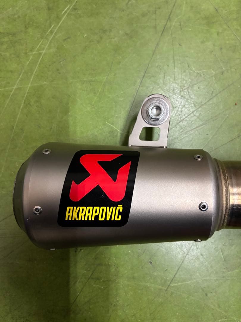 ＹＺＦ－Ｒ２５用　アクラポビッチマフラー　中古品