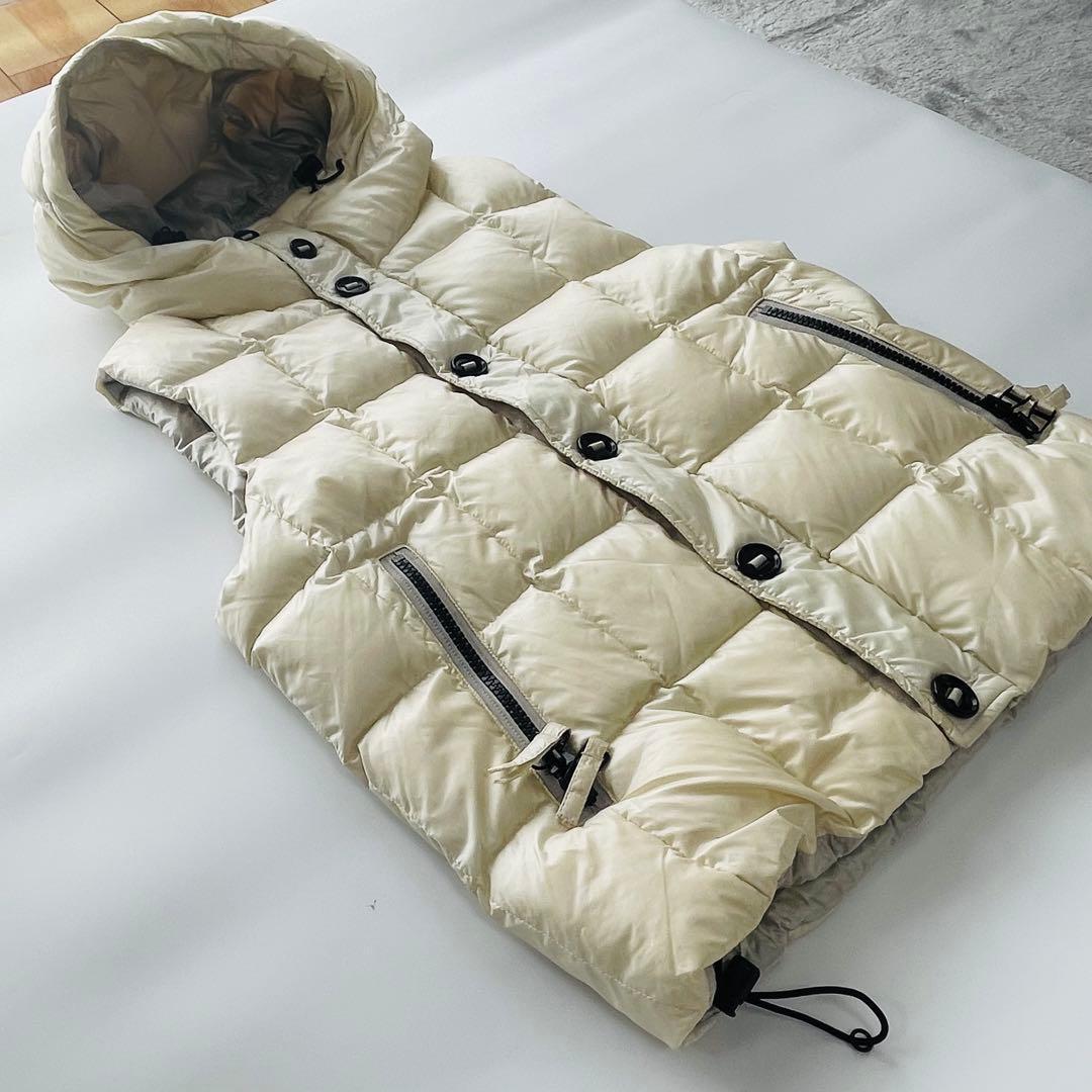 ナノユニバース × 西川ダウン ベージュ フード付き ダウンベスト Lサイズ