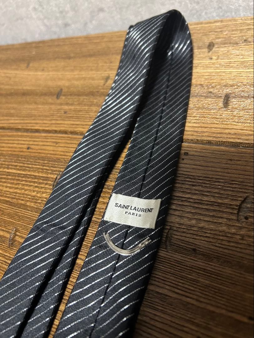 サンローラン　シルバーストライプナロータイ