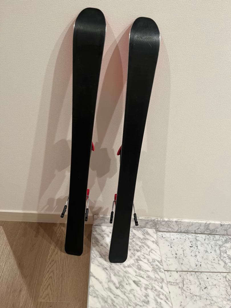 Atomic X-Range 90 スキー板とスキーポールセット