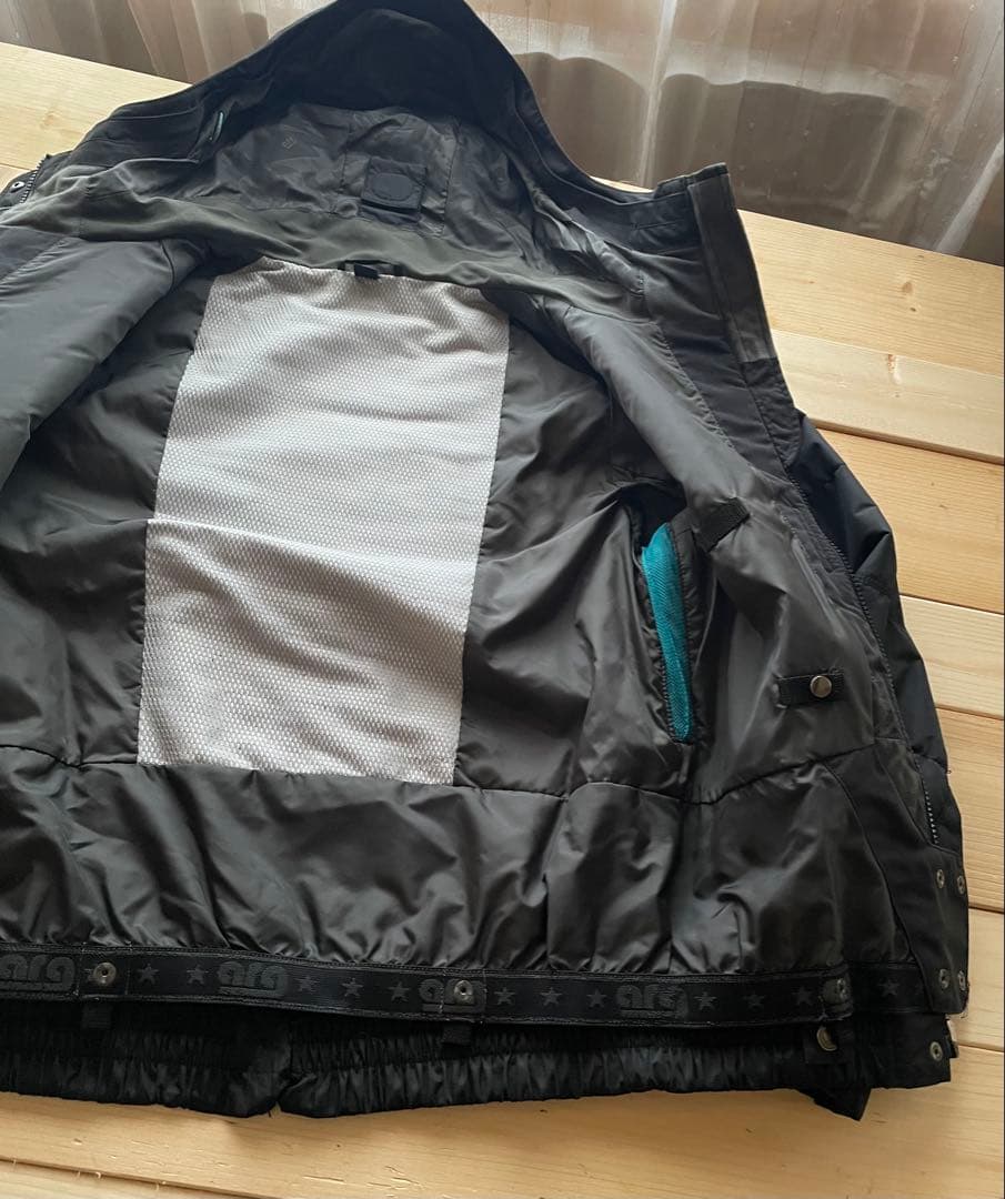 ARGトップス＆HOLDENボトムス【L】美品上下セット＋おNEWビーニー付