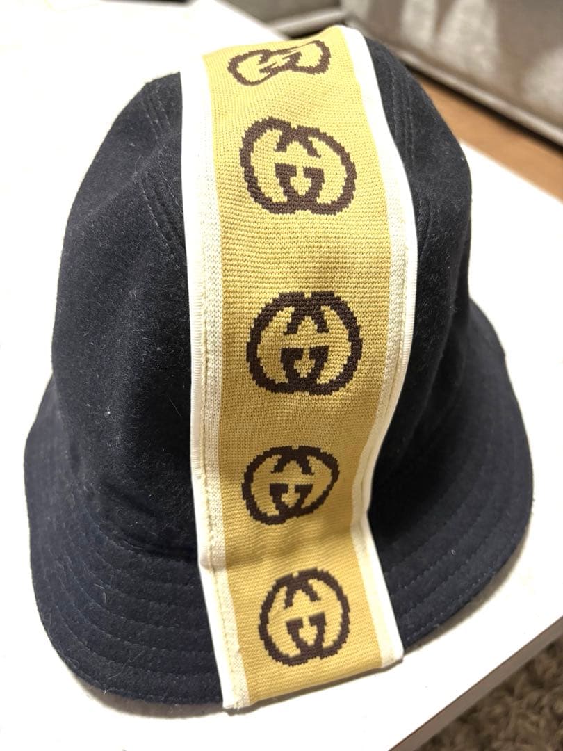 GUCCI バケットハット 黒/ベージュ