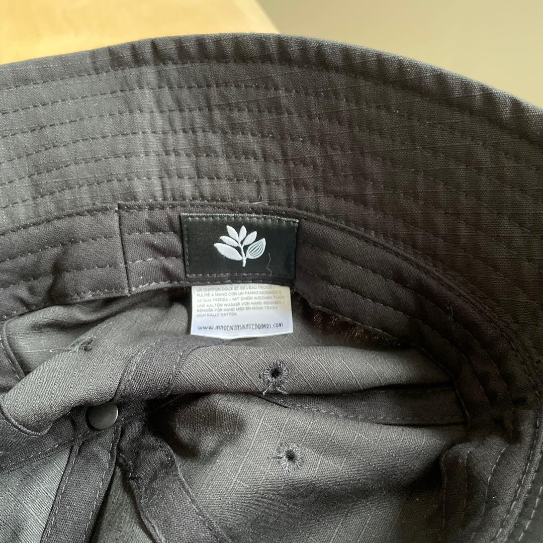 スケートボード Magenta Script Bucket Ripstop Hat