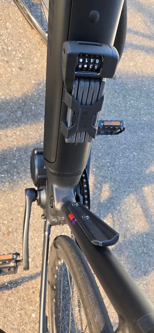 GIANT FASTROAD E+ クロスバイク Eバイク　電動自転車