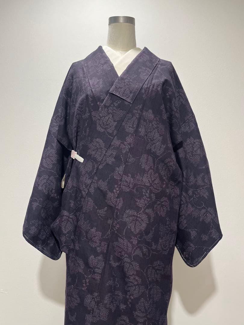 未使用しつけ極美品◇結城紬 葡萄蔦柄の小紋 亀甲 葡萄色