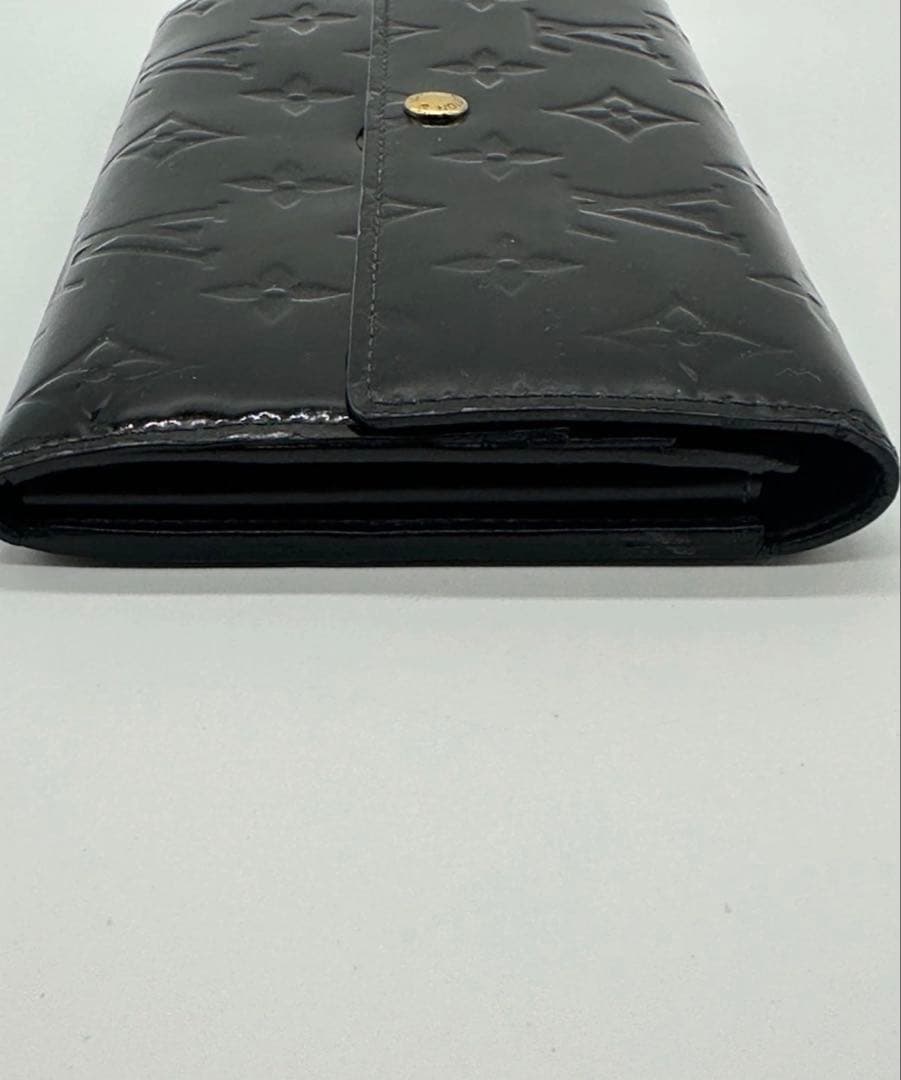 ルイヴィトン ヴェルニ ポルトフォイユ サラ　M90080