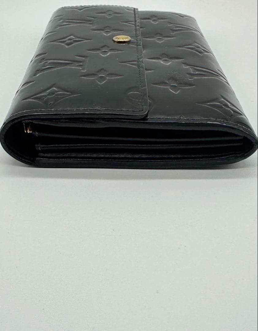 ルイヴィトン ヴェルニ ポルトフォイユ サラ　M90080