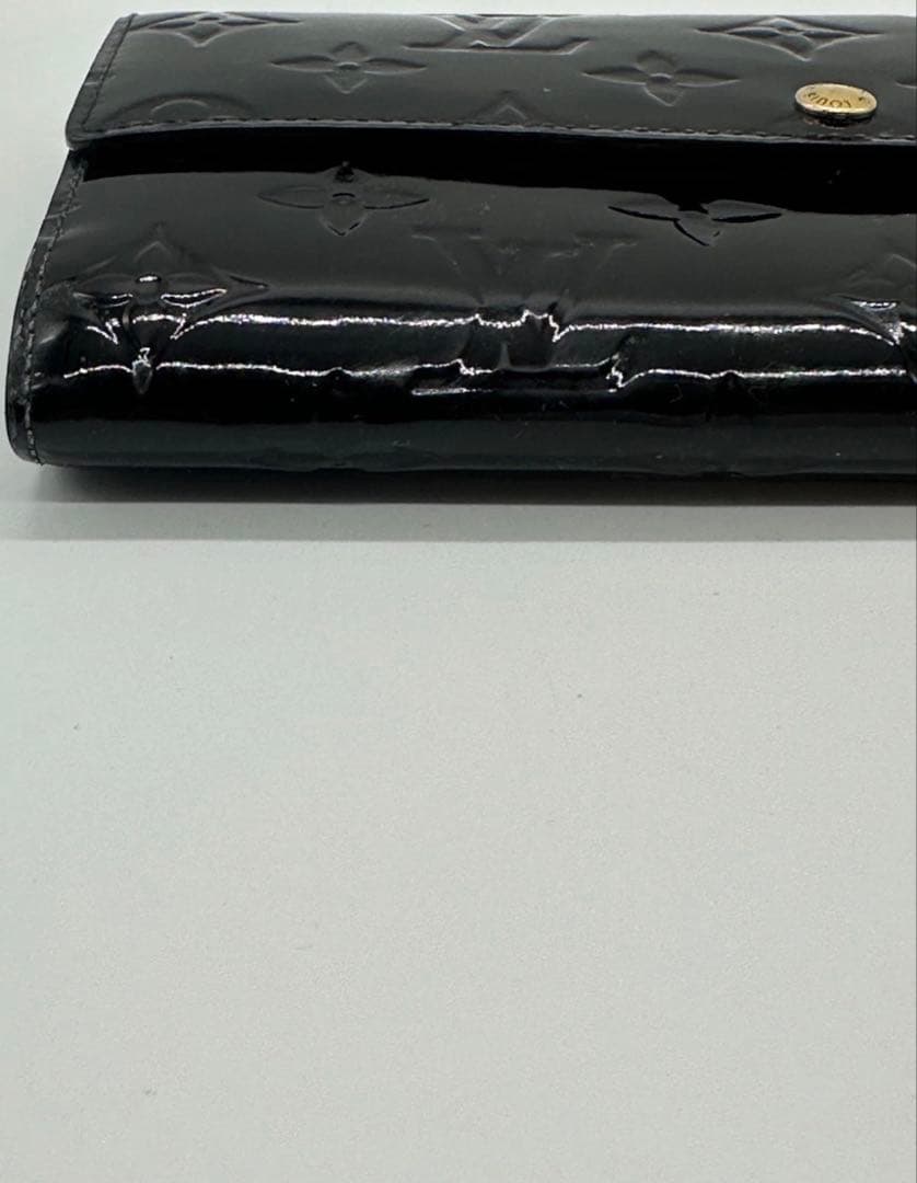 ルイヴィトン ヴェルニ ポルトフォイユ サラ　M90080