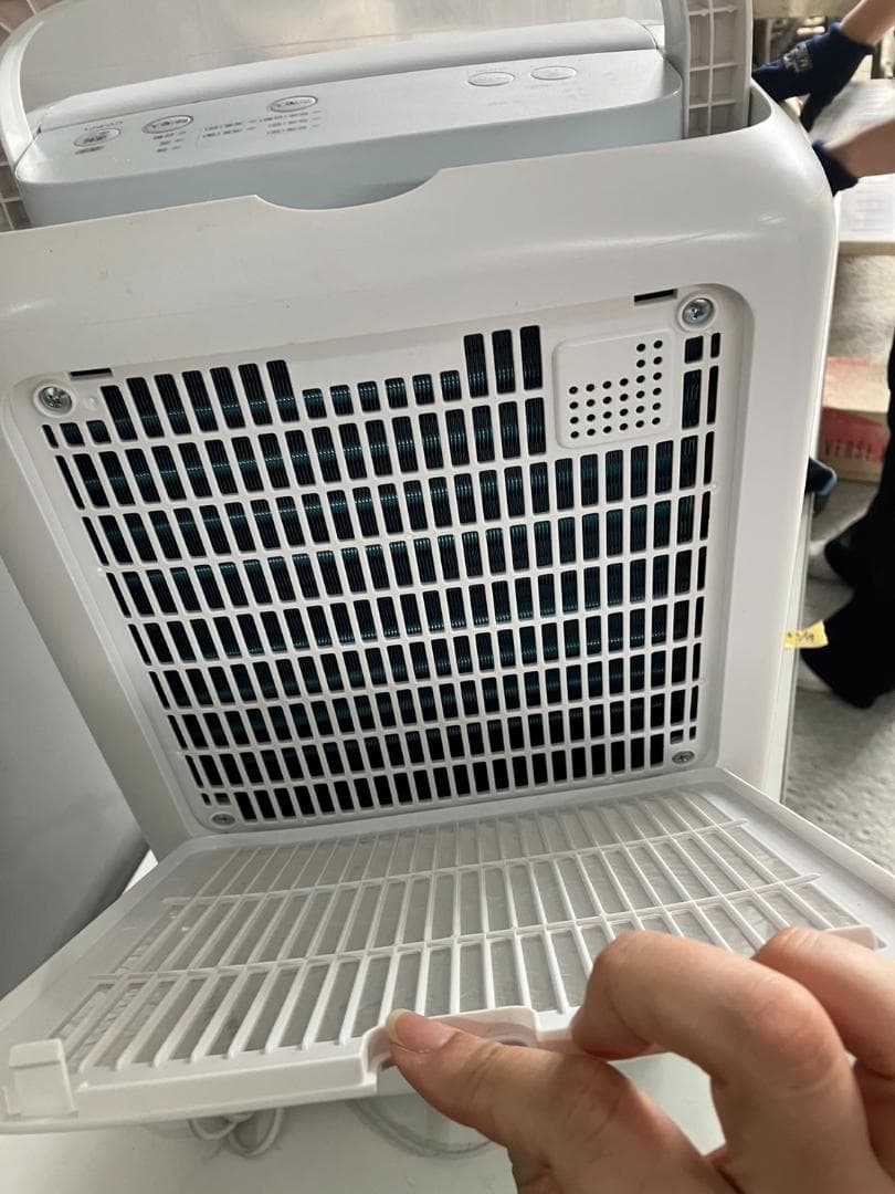 2022年製！シャープ 除湿器 CV-P71-W プラズマクラスター7000