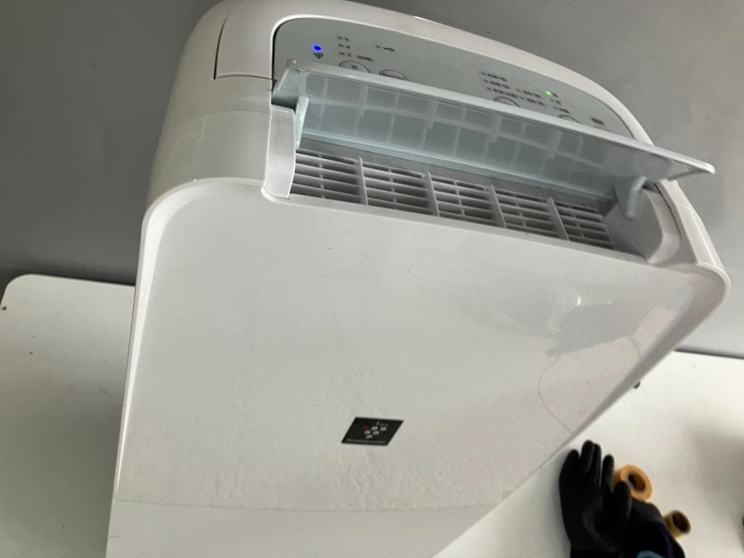 2022年製！シャープ 除湿器 CV-P71-W プラズマクラスター7000