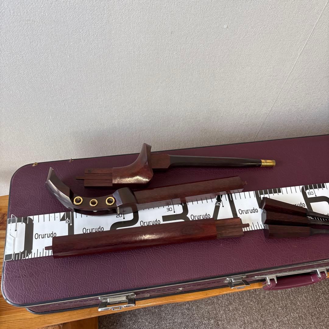 三味線　太棹　紅木　皮破れ　ハードケース付き　全長約102cm