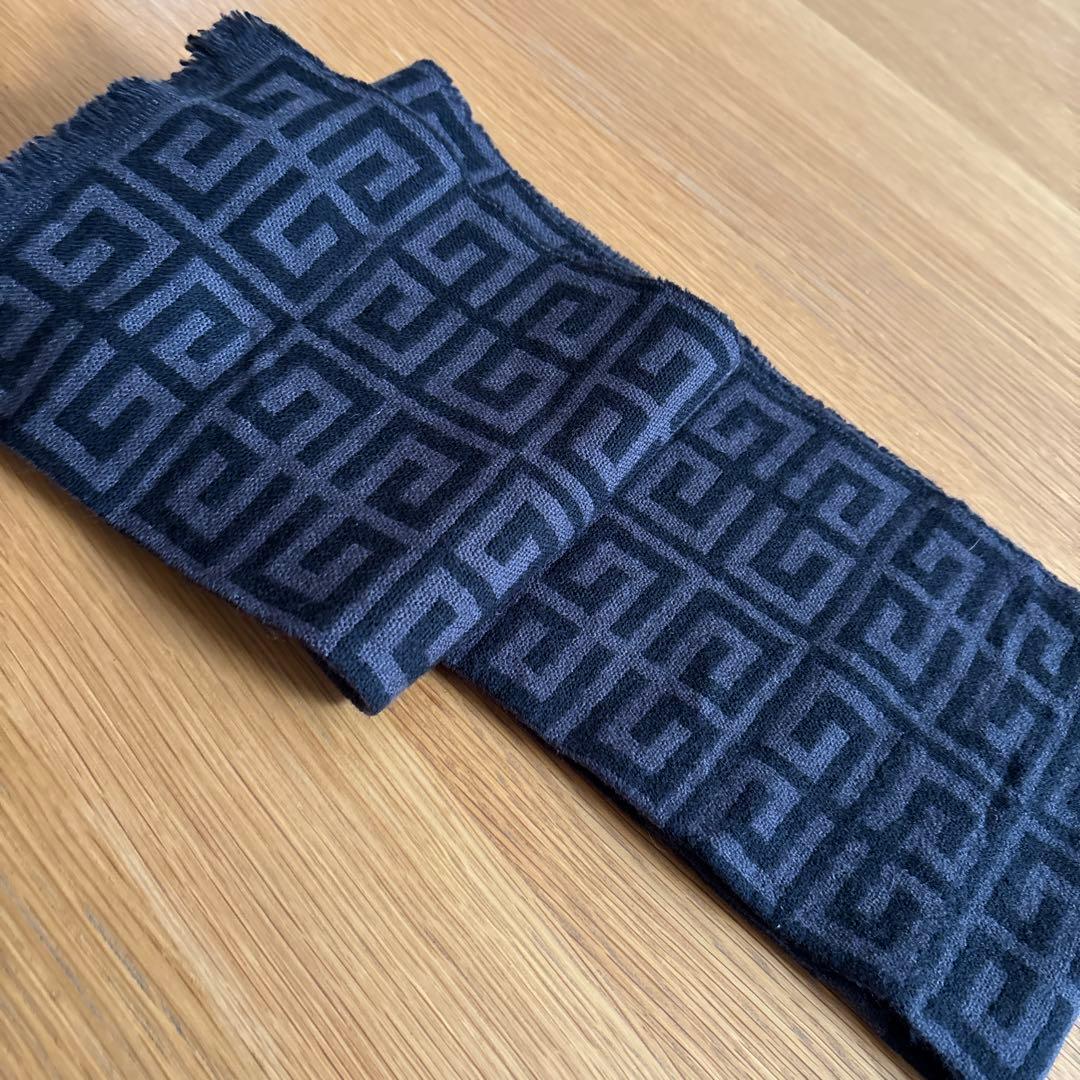Givenchy ブラック マフラー　激安