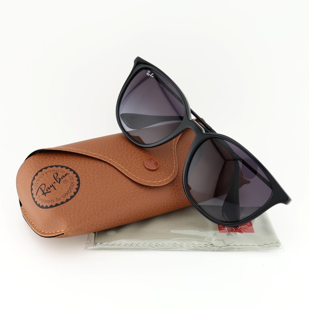 《定価26,620円！》RayBan／レイバン　ブラック×グレー　サングラス