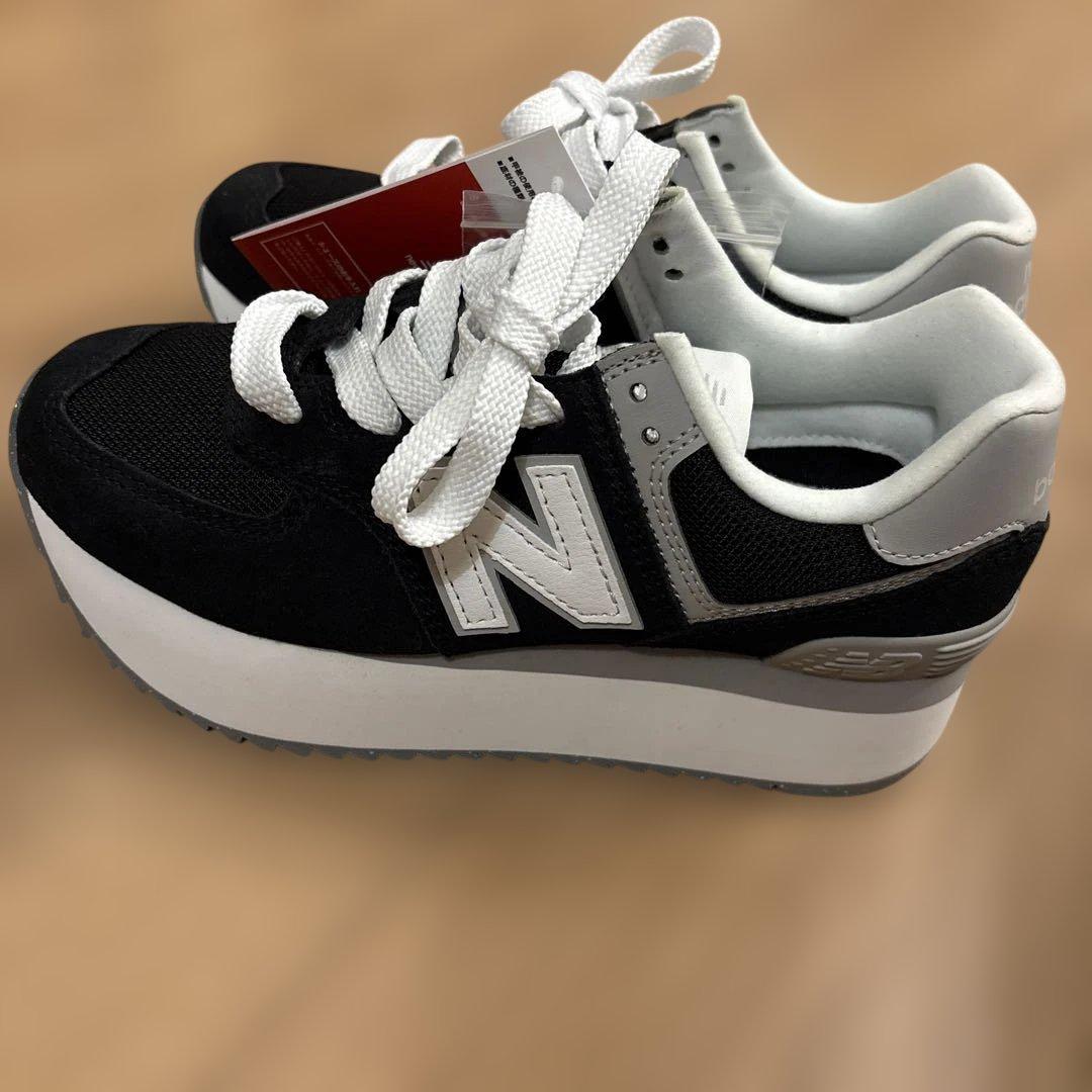 New Balance 574 ブラック×ホワイト 厚底スニーカー