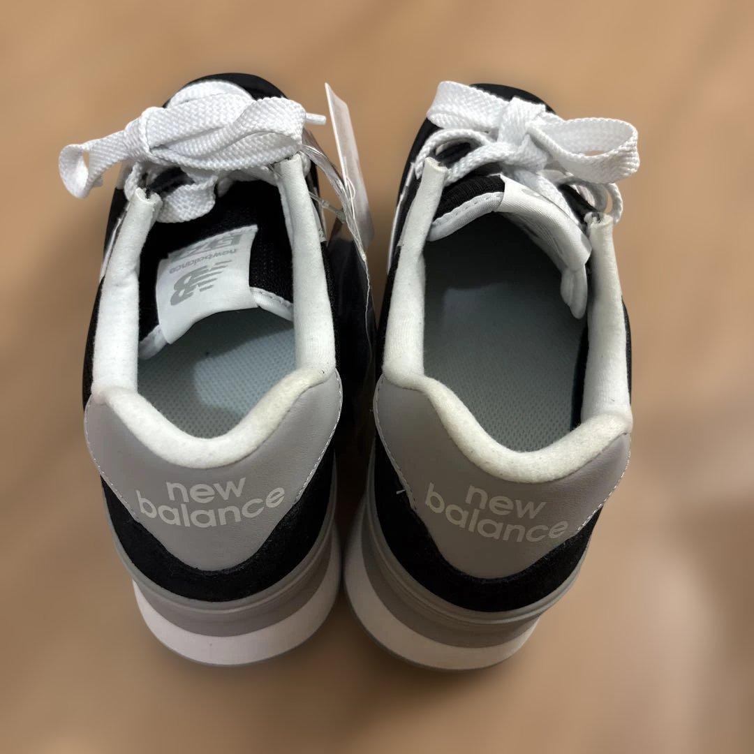 New Balance 574 ブラック×ホワイト 厚底スニーカー