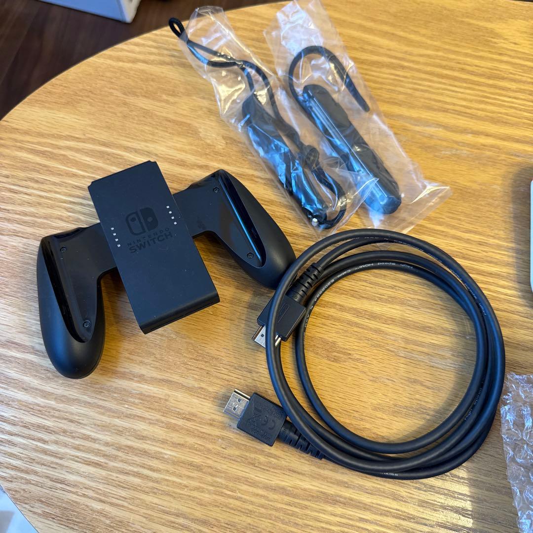 【付属品未使用】Nintendo Switch 本体 任天堂 バッテリー強化版