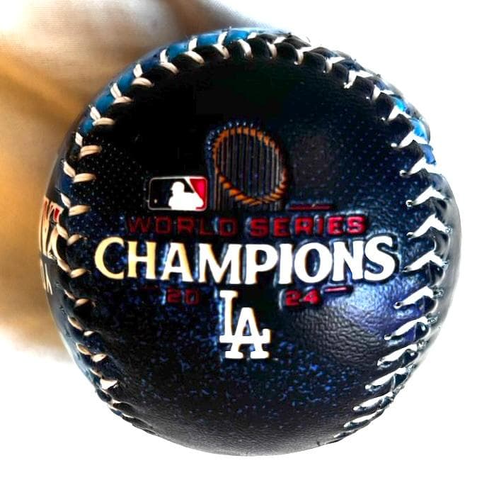 山本由伸 ドジャース世界一記念ボール 524個限定/ケース/スタンド/段ボール付