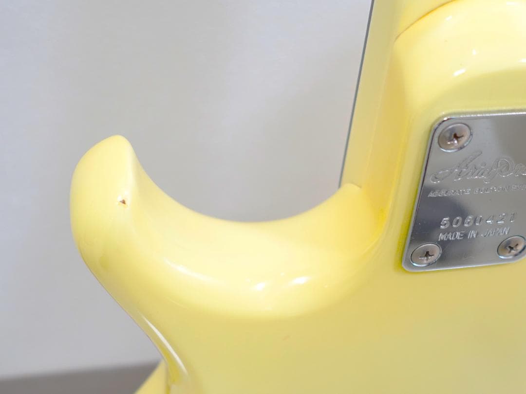 Ariapro II RSBシリーズ　エレキベース　クリームイエロー