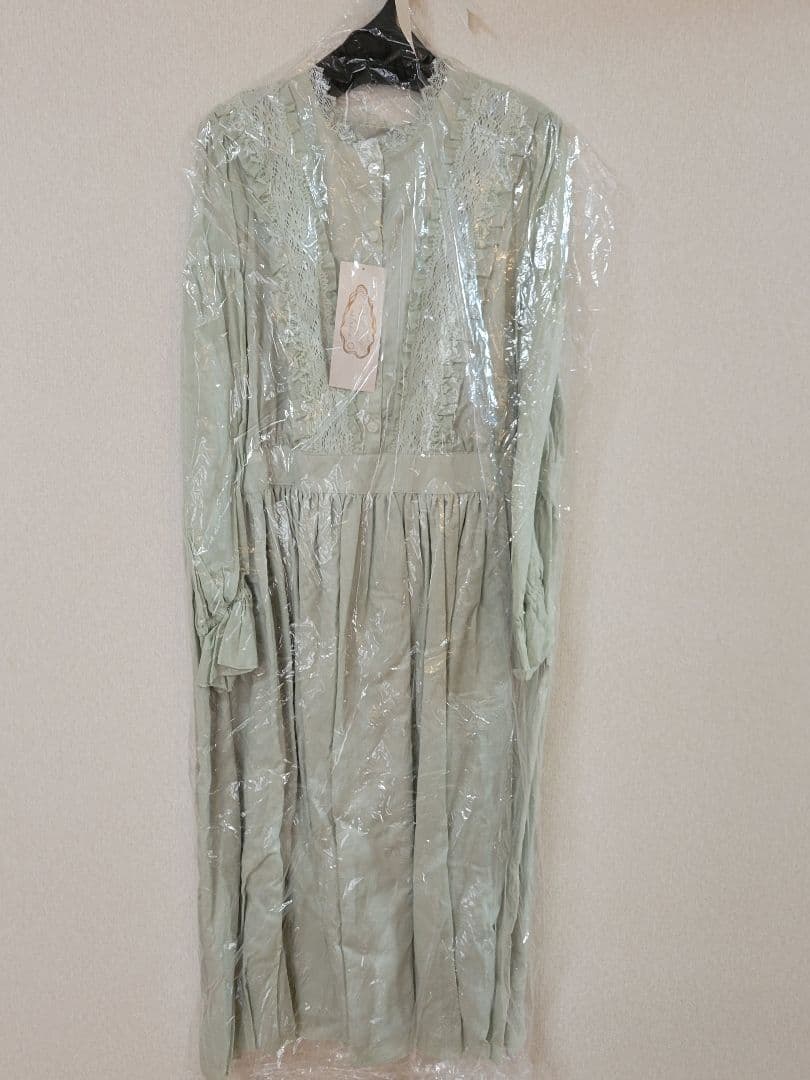 ベルラネルオスオリカ バラトーションレース付きワンピース