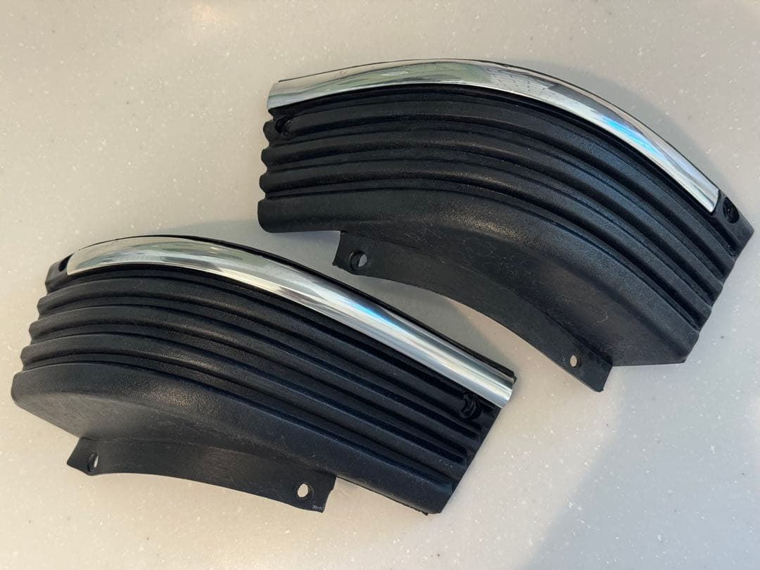 K5 V10 Blazer Jimmy コーナーモールディングピース　89〜91