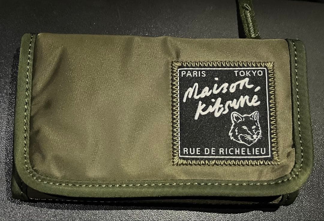 Maison Kitsuné 三つ折り財布 オリーブグリーン