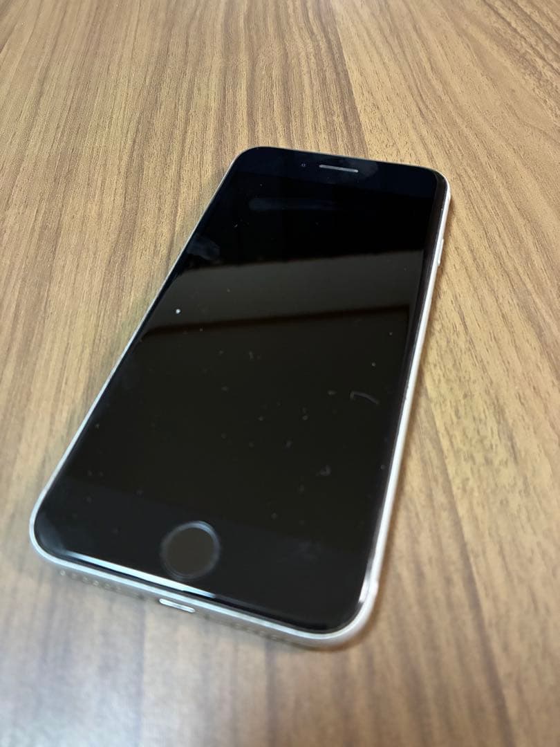 iPhone SE 第3世代 64GB SIMフリー スターライト　①