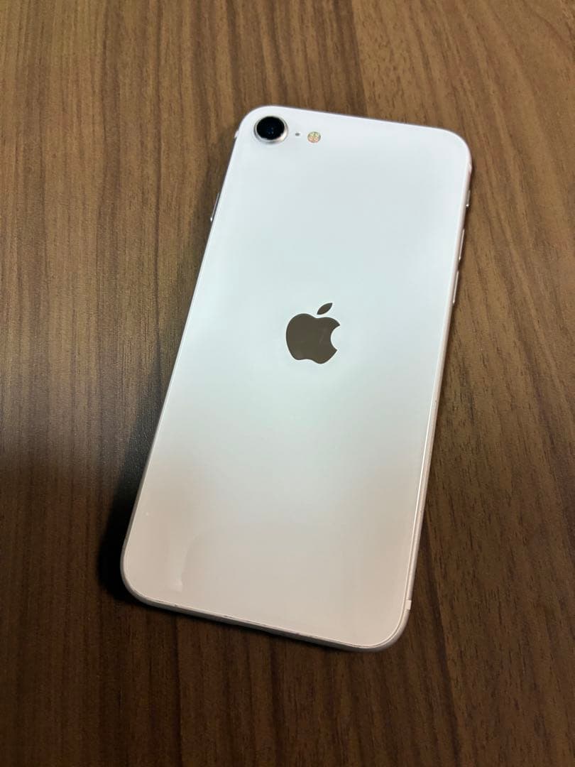 iPhone SE 第3世代 64GB SIMフリー スターライト　①