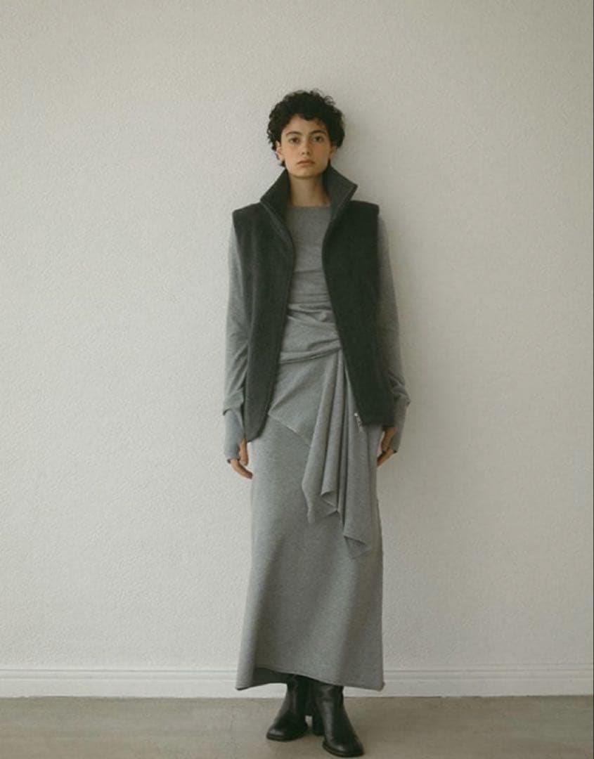 ETRE TOKYO 完売 メルトンフリースベスト アウター　チャコール