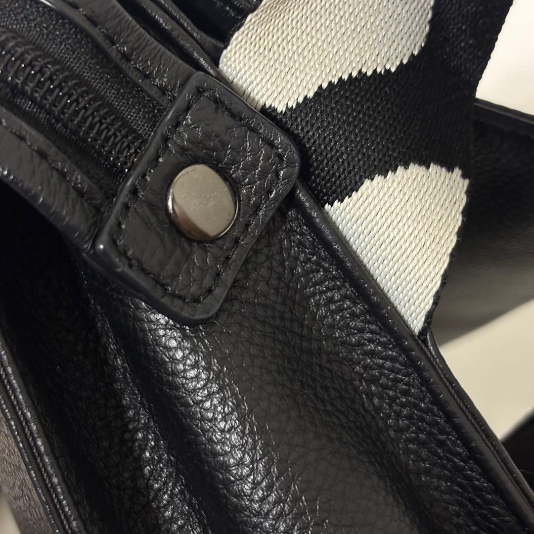 イアパピヨネ　ワイドテープショルダーバッグ　ボディバッグ　ダルメシアン柄