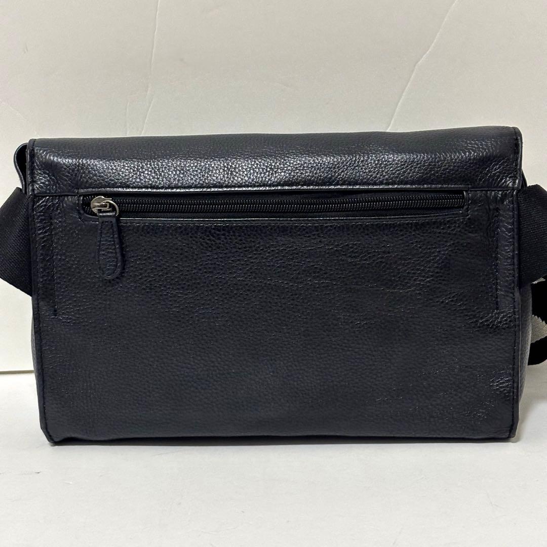 イアパピヨネ　ワイドテープショルダーバッグ　ボディバッグ　ダルメシアン柄