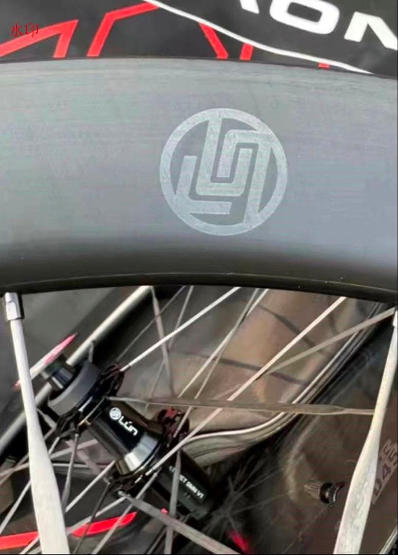 新品未使用LUN HYPER3ルンハイパー3 カーボンホイールレーザーロゴa