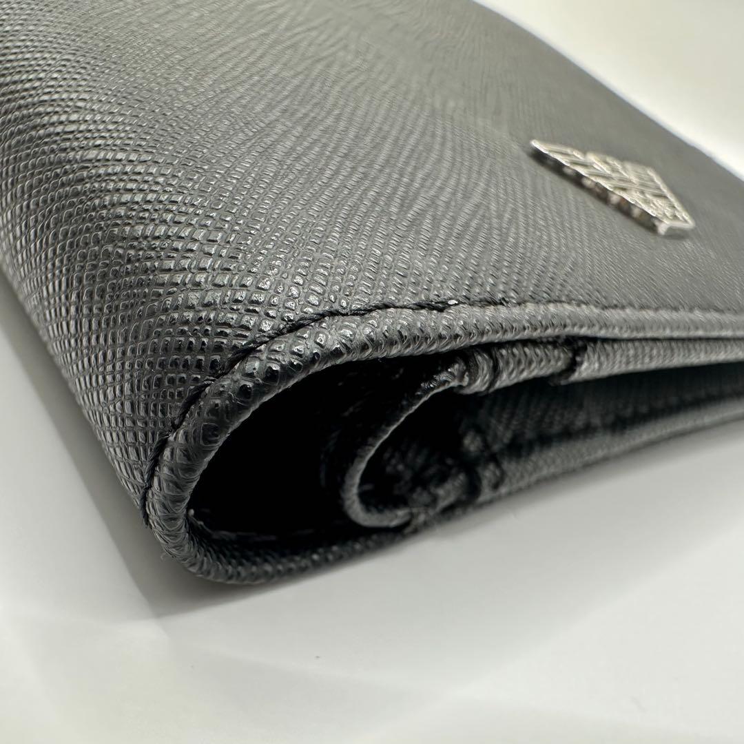 エンポリオ・アルマーニ(EMPORIO ARMANI) 2つ折り財布 ロゴ型押し