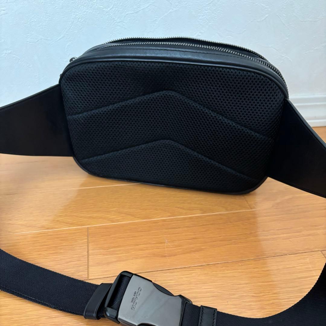 COACH 黒　メンズ ボディ ウエストバッグ