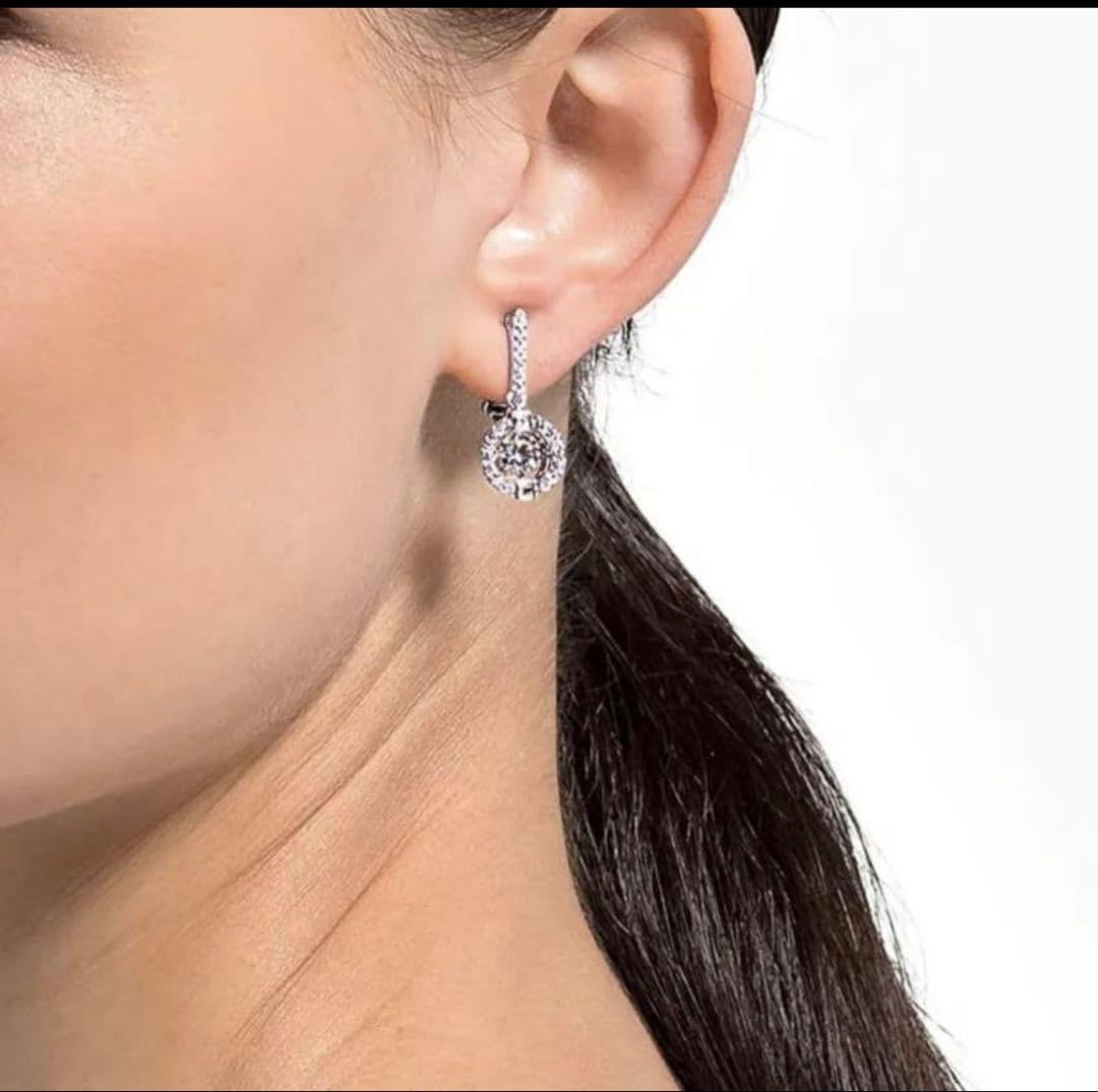 SWAROVSKI　Sparkling Dance Round イヤリング