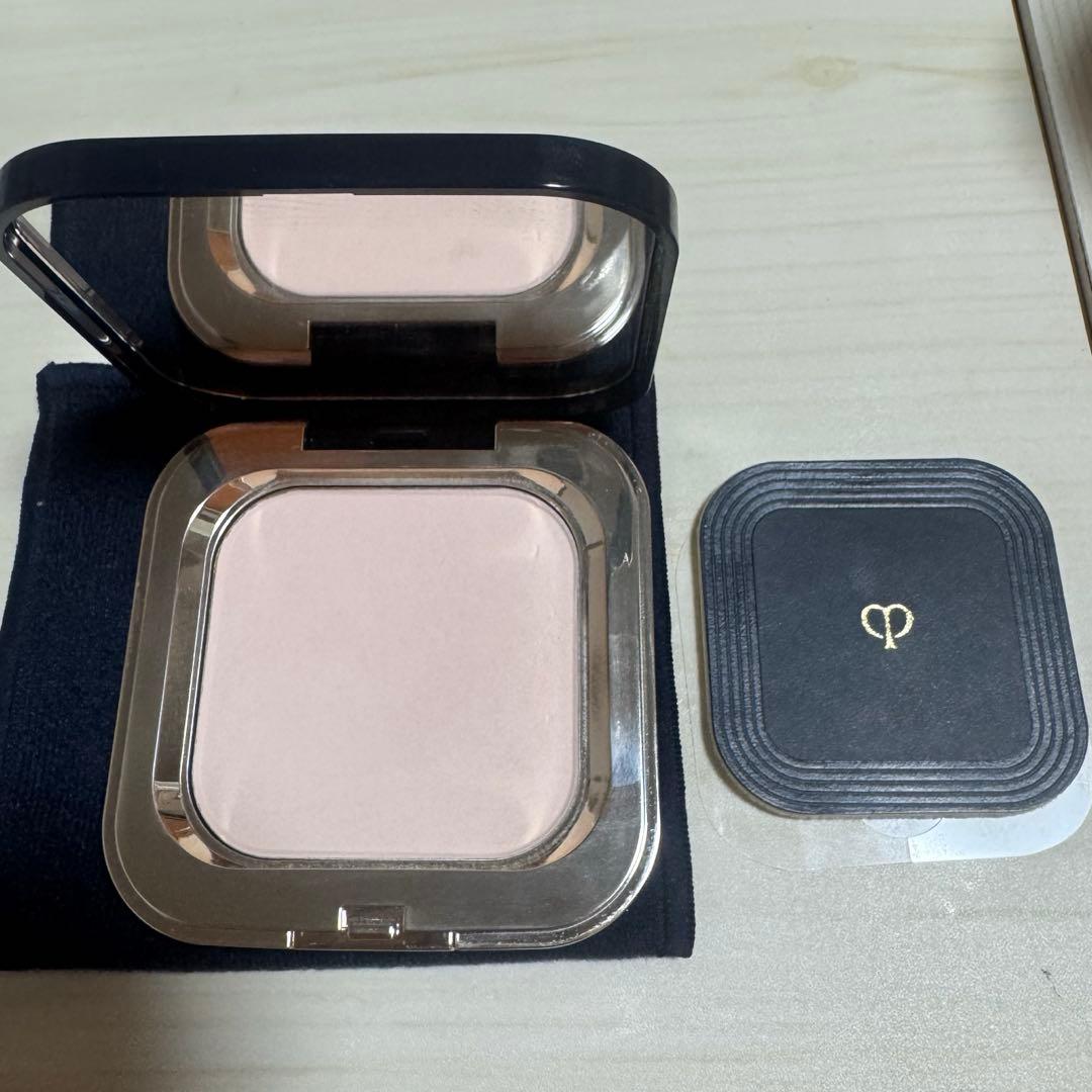 クレドポーボーテ　プードルコンパクトエサンシエルn