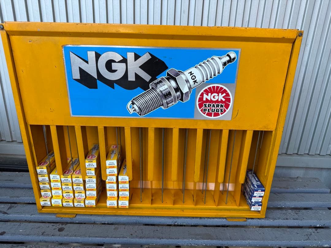 ⭐︎ 値下⭐︎NGK プラグ陳列ケース