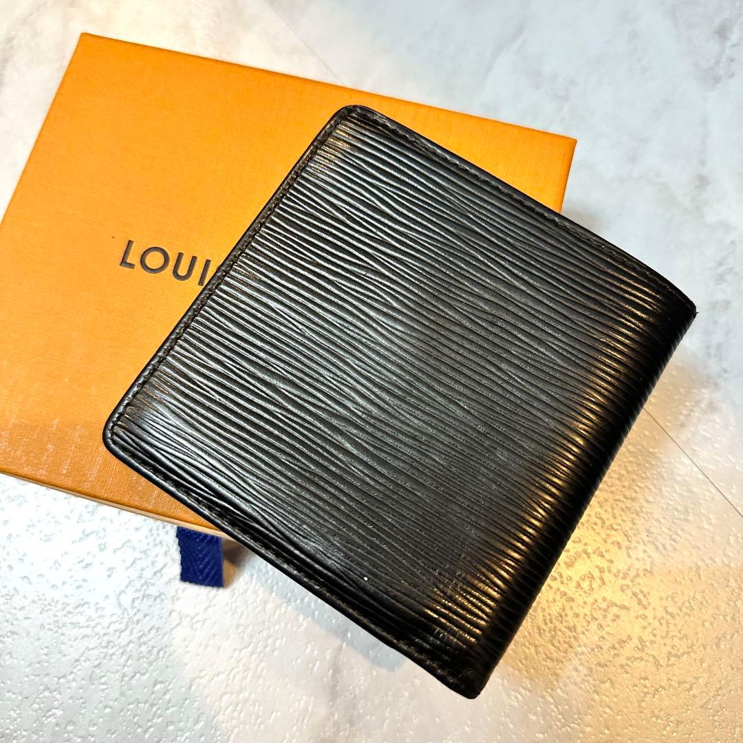 LOUISVUITTON 財布 エピ レザー ブラック ノワール 二つ折り
