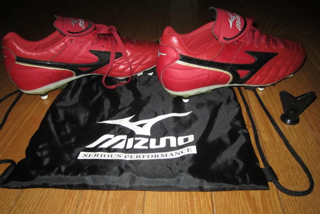 入手困難！新品！MIZUNO(ミズノ)のスパイク「ウェーブカップ 021 Si」