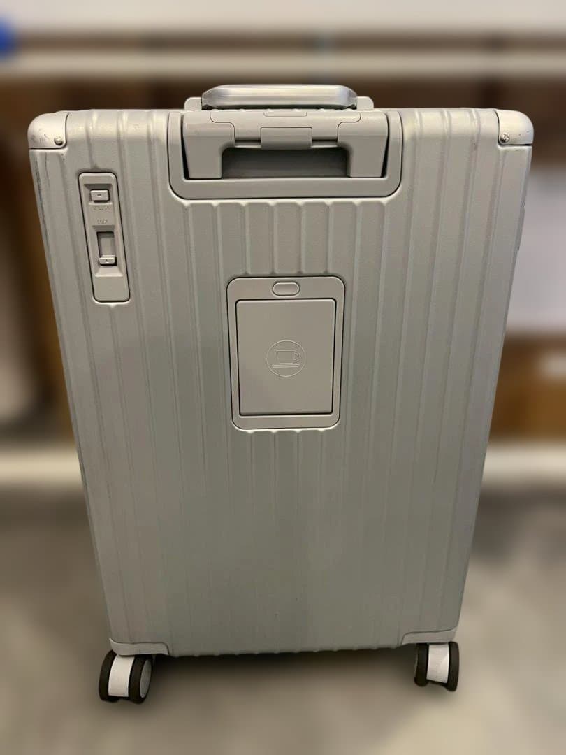 リベティ多機能キャリーケース【マットシルバーМ】B2　TSAロック　スーツケース