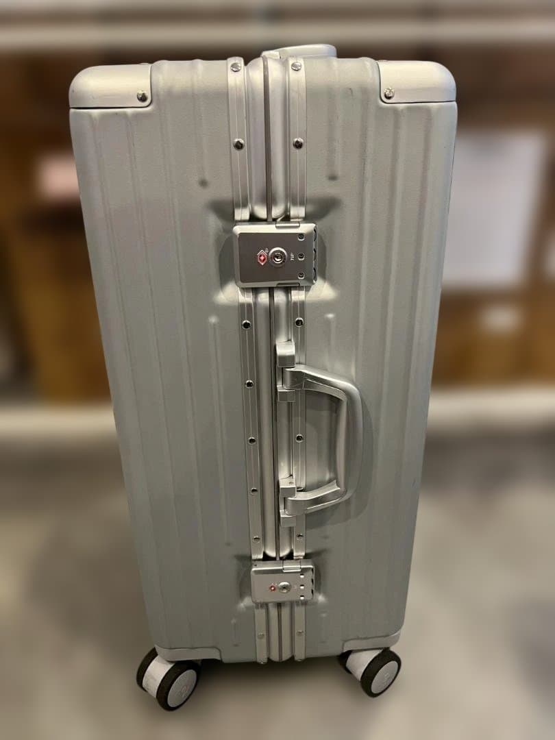 リベティ多機能キャリーケース【マットシルバーМ】B2　TSAロック　スーツケース