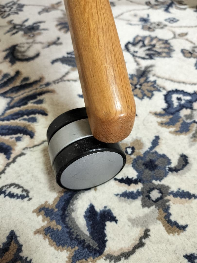 oliver　オリバー　アームチェア　イエロー　木製脚　キャスター付き