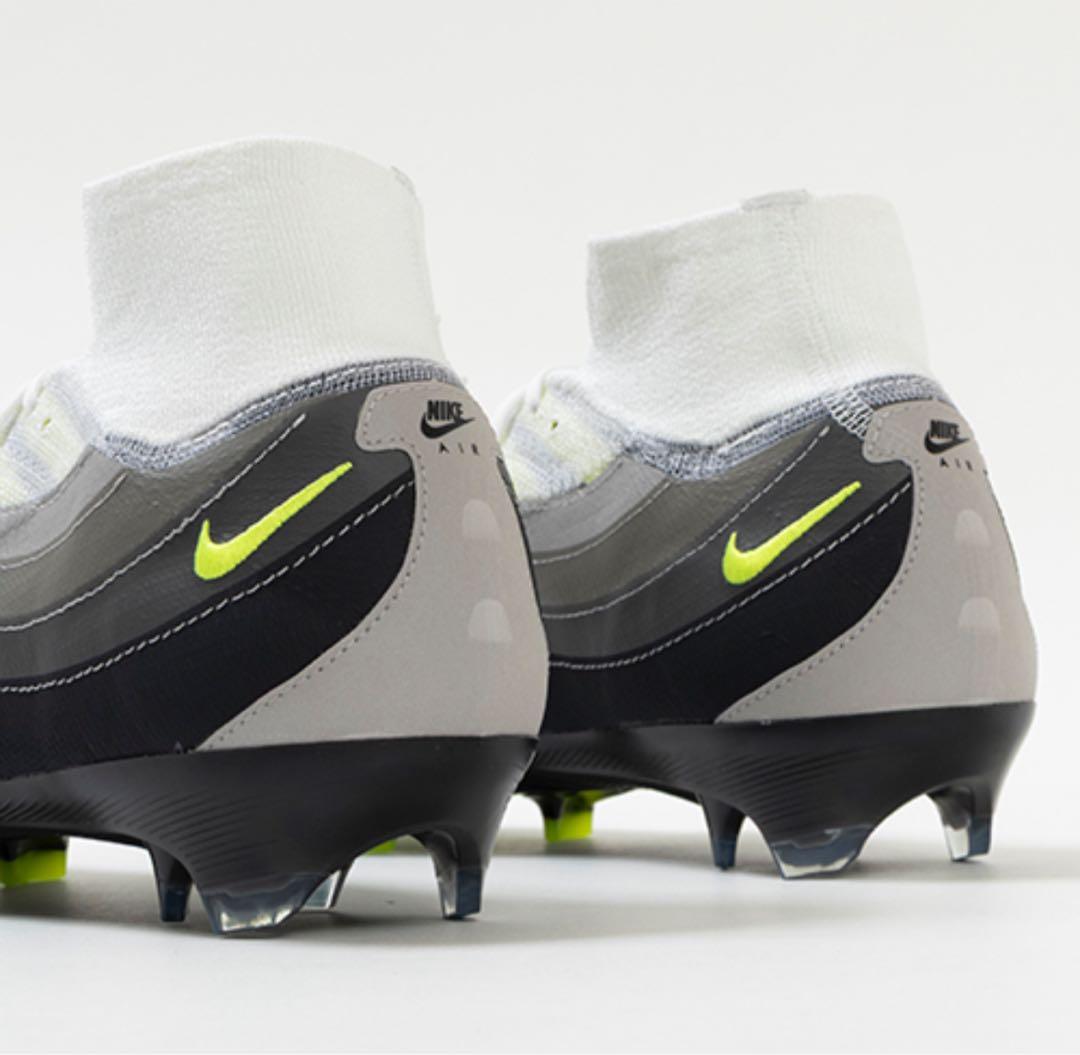 nike マーキュリアル　スーパーフライ10エリート　エアマックス95 SE