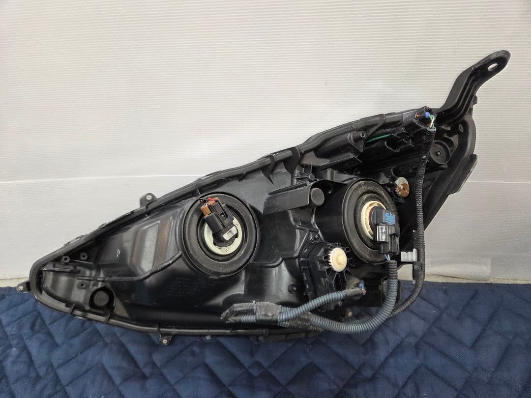 10前期　アクア　ヘッドライト左右　最高級クリア施工済み商品